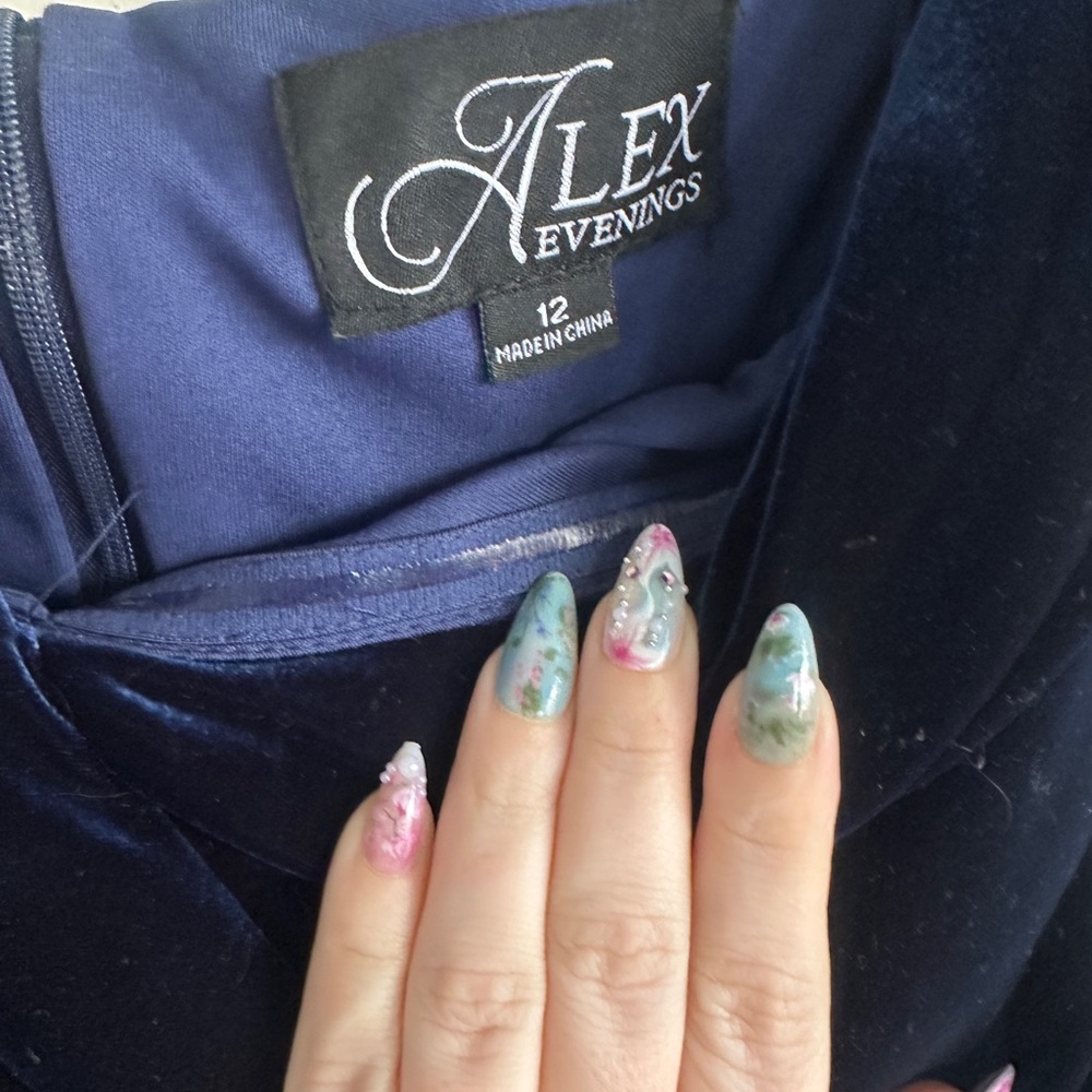 Alex Evenings Midnight Blue Velvet evening gown - Picture 5 of 7